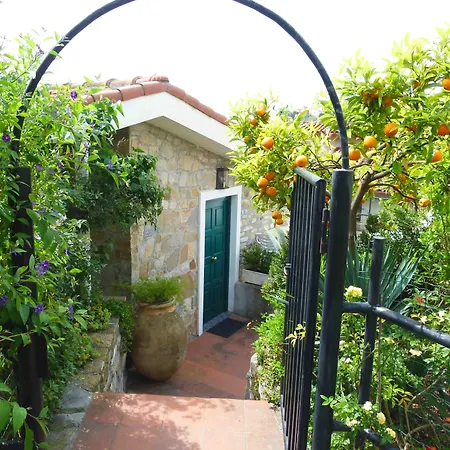 Un Posto Al Sole Farm stay Diano San Pietro