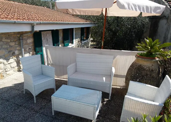 Un Posto Al Sole Lantgård Diano San Pietro